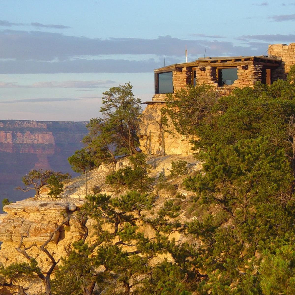 yavapai museum overlooking grand canyon